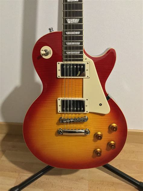 epiphone les paul plus pro